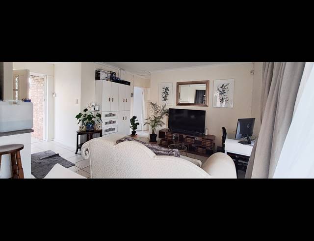 2 BEDROOM TOWNHOUSE TO LET IN LORRAINE